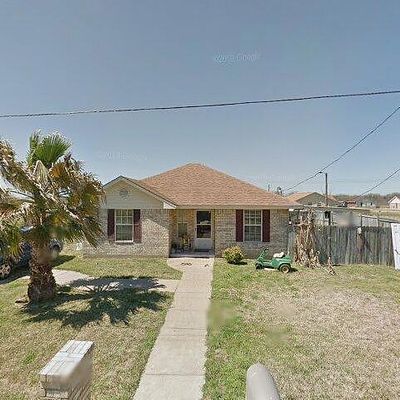 1406 Sycamore St, Hearne, TX 77859
