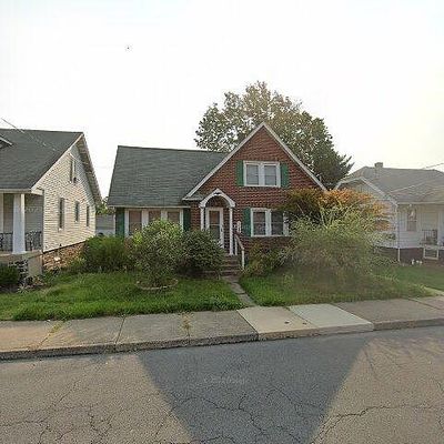 143 S 10 Th St, Quakertown, PA 18951