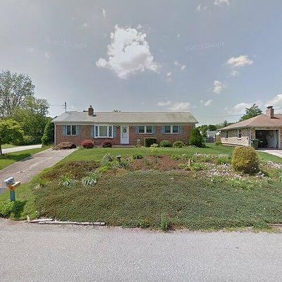 1931 Pineview Dr, York, PA 17408