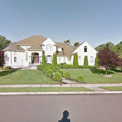 2 Royal Ct, Voorhees, NJ 08043