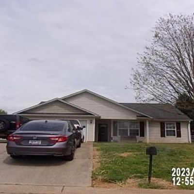 202 Lear Dr, Laurens, SC 29360