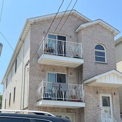 207 Pearsall Ave, Jersey City, NJ 07305