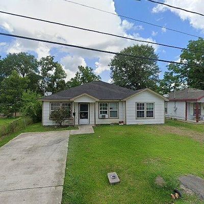 2326 Roman St, Beaumont, TX 77703