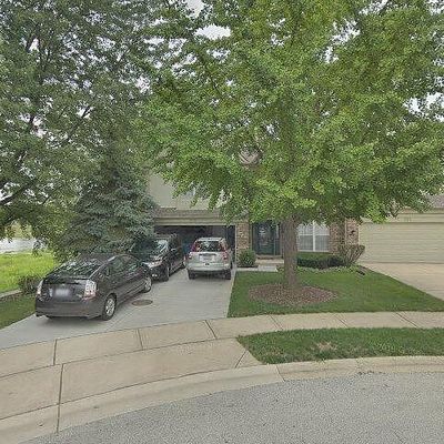 235 Esprit Ct, Bloomingdale, IL 60108