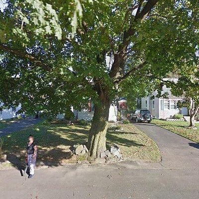 2424 Wood Ave, Tullytown, PA 19007