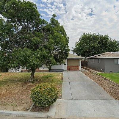 253 Minnewawa Ave, Clovis, CA 93612