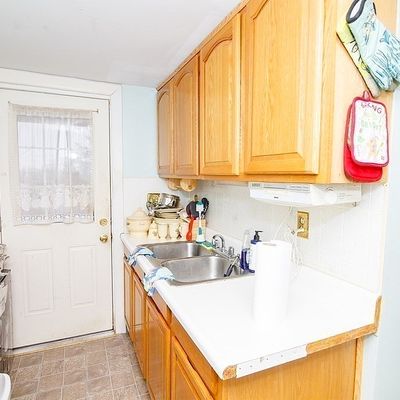 21 Lindell Ave, Leominster, MA 01453