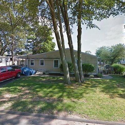 32 Austin Ave, East Haven, CT 06512