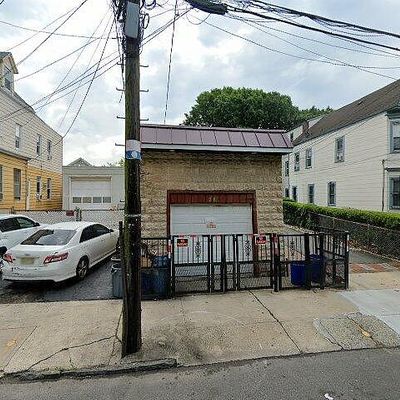 28 Somme St, Newark, NJ 07105