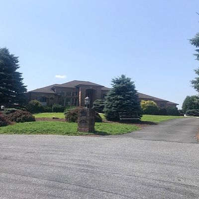 2868 Wilshire Ct, Orefield, PA 18069