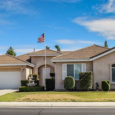 2902 Fairmont Ave, Clovis, CA 93611