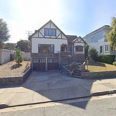 515 Gibson Ave, Pacific Grove, CA 93950