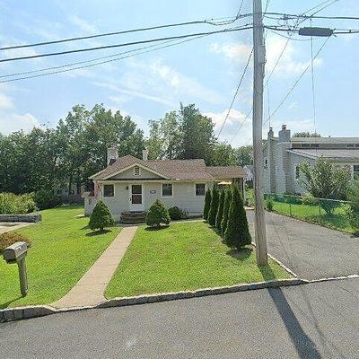 43 Chesapeake Ave, Lake Hiawatha, NJ 07034