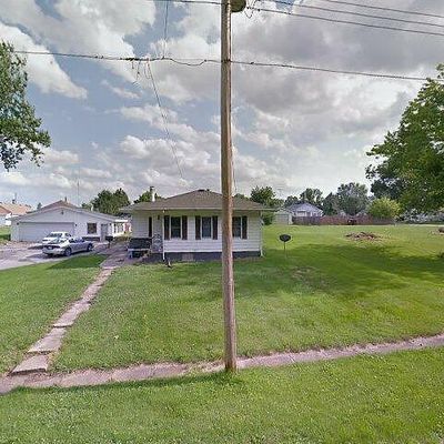 611 Mason St, Tovey, IL 62570