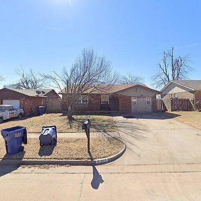 624 W Carson Dr, Mustang, OK 73064
