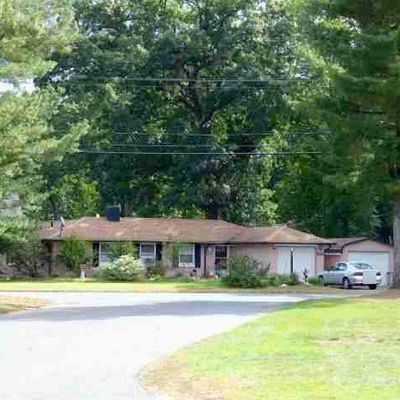 639 Silver St, Agawam, MA 01001