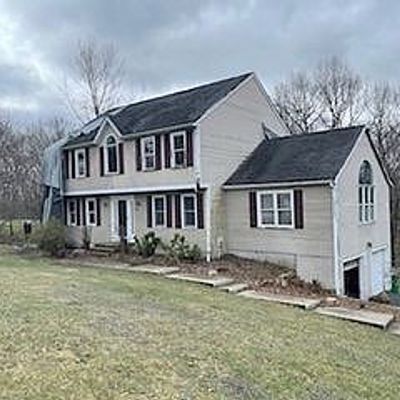 64 Heritage Ave, Ashland, MA 01721