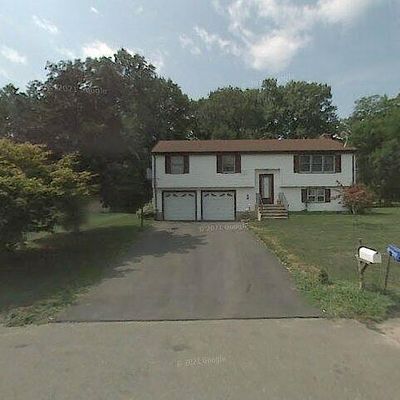 67 Southwood Dr, Windsor, CT 06095