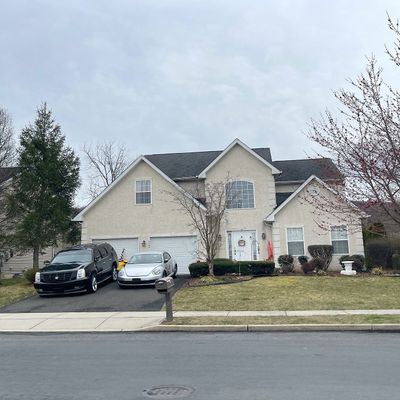 6832 Scenic View Dr, Macungie, PA 18062