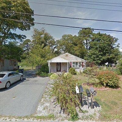 6 Hideaway Ln, East Wareham, MA 02538