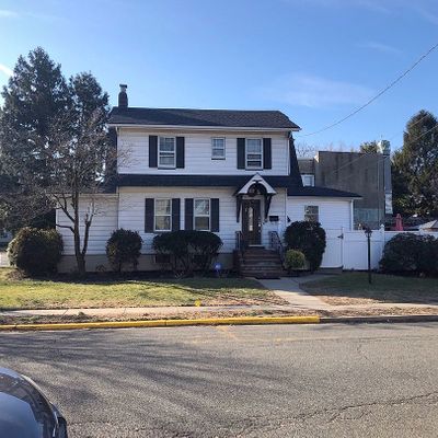 6 Levitt Ave, Bergenfield, NJ 07621