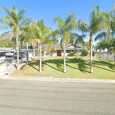 7811 Live Oak Dr, Jurupa Valley, CA 92509