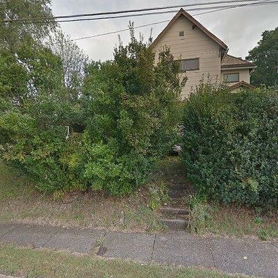 811 Pollock Ave, New Castle, PA 16101