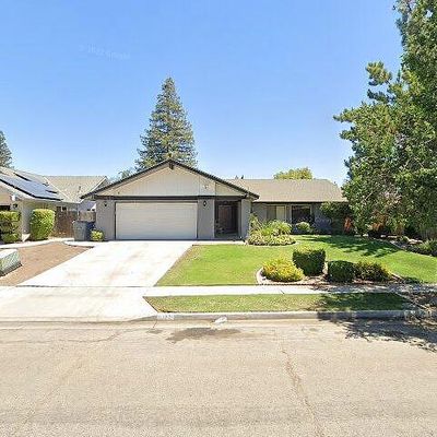 8172 N Poplar Ave, Fresno, CA 93711