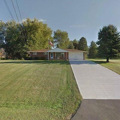 8184 Mona St Sw, Navarre, OH 44662