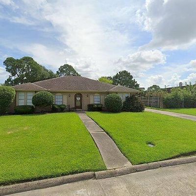 8624 Lamplighter Ln, Port Arthur, TX 77642