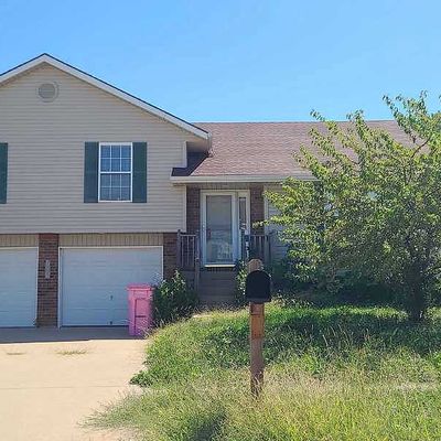 705 Sw Foxtail Ct, Grain Valley, MO 64029