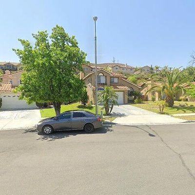 712 Lassen Dr, Corona, CA 92879