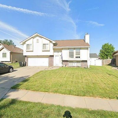 712 Eagle View Dr, Papillion, NE 68133