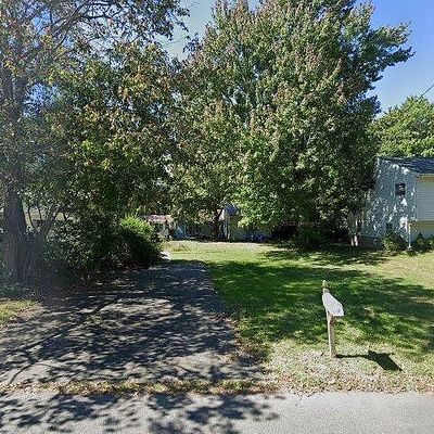 76 Trumbull St, West Haven, CT 06516