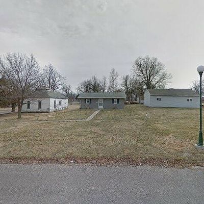 1003 Utah St, Hiawatha, KS 66434