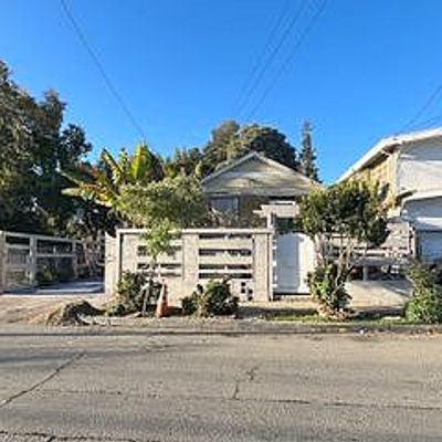 8921 Dowling St, Oakland, CA 94605