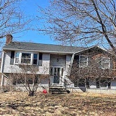 92 Forest Park Rd, Woburn, MA 01801