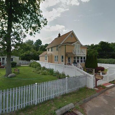 20 Atwater St, East Haven, CT 06512