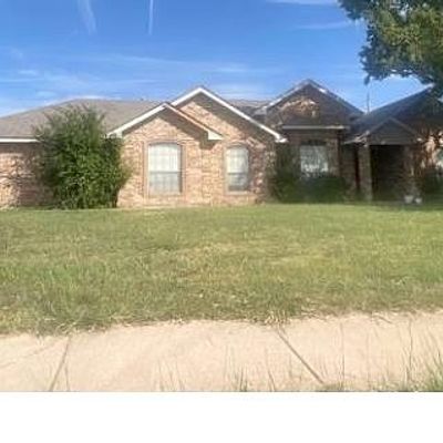 1540 N Santa Fe Ave, Moore, OK 73160