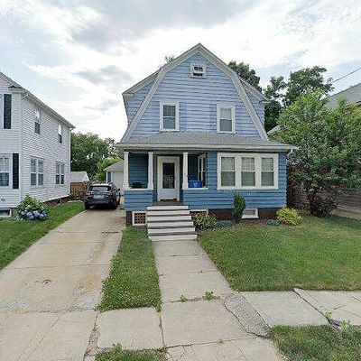 39 Lyndon Rd, Cranston, RI 02905