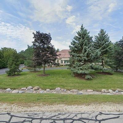 11249 N Justin Dr, Mequon, WI 53092