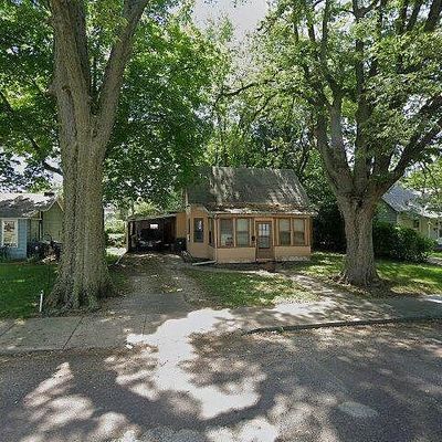 1212 Highland Ave, Pekin, IL 61554