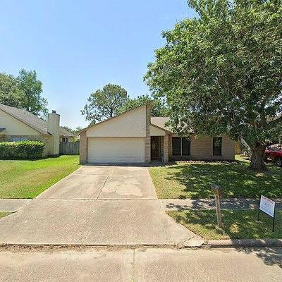 125 Trail Ride Rd, Angleton, TX 77515