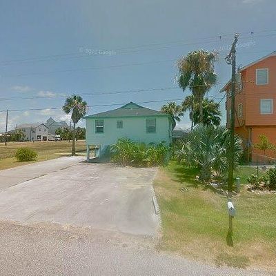 104 Marlin Ln, Freeport, TX 77541