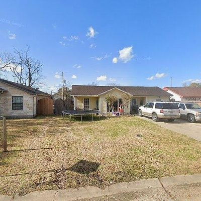 1404 Briarwood Dr, Pasadena, TX 77502