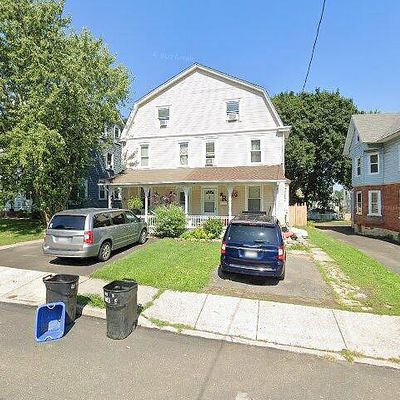16 Church St, Willow Grove, PA 19090