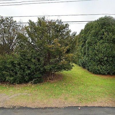 22 Salvatore Dr, North Haven, CT 06473