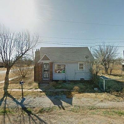 220 E Franklin Ave, Electra, TX 76360