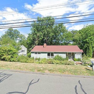 40 Selden Hill Dr, West Hartford, CT 06107