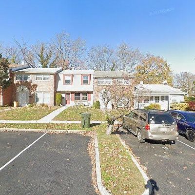 6 Rittenhouse Ct, Willingboro, NJ 08046